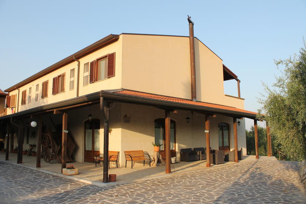 Agriturismo L'Assiolo Miglionico Exterior foto