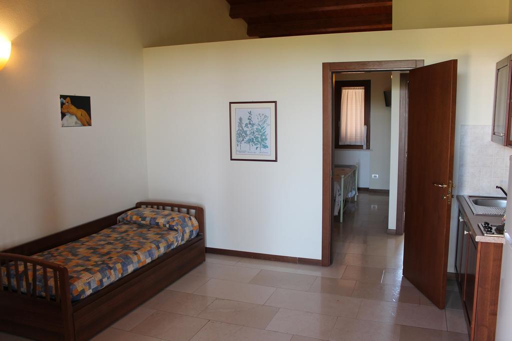 Agriturismo L'Assiolo Miglionico Exterior foto